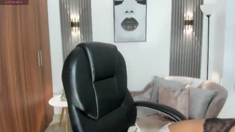 alana  online show from July 16, 7:39 pm