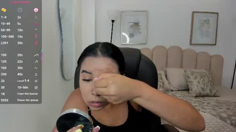 alana  online show from August 3, 6:58 pm