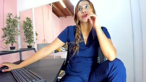 Alana online show from November 18, 9:29 pm