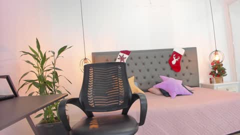 Alana online show from December 8, 5:06 am