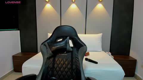 A L A N A online show from September 15, 7:15 pm