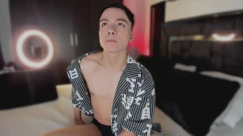 alanblack1 online show from March 9, 1:49 pm