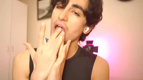 idenavarre online show from February 18, 10:03 pm