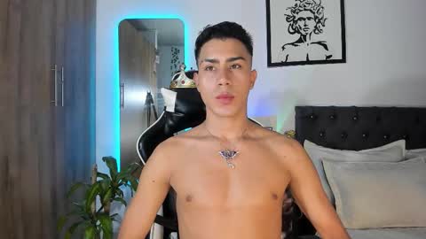 alannaughty_ online show from March 22, 11:09 pm