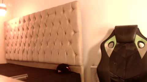 alantrickz365 online show from October 12, 4:49 am