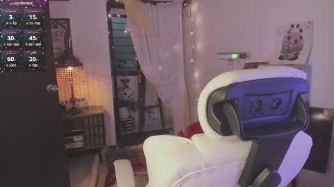 Snapshot of alaskagrace chatting on February 18, 2:05 am Alaska Grace online show from February 18, 2:05 am