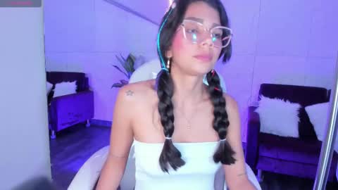 Alassia Hocthner online show from October 4, 12:47 pm