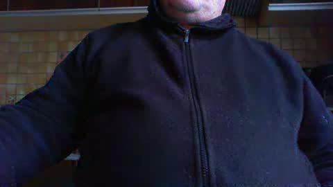Snapshot of albert29 chatting on October 23, 9:44 am albert29 online show from October 23, 9:44 am