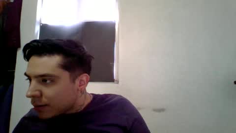 albertoarenas16 online show from May 7, 8:59 pm