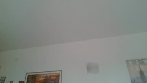 Snapshot of albertodivenire chatting on February 23, 11:44 am albertodivenire online show from February 23, 11:44 am