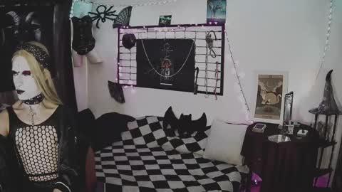 Mistic witch online show from February 12, 2:10 pm