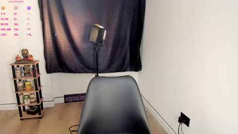 aleja1234lo online show from February 8, 1:53 am