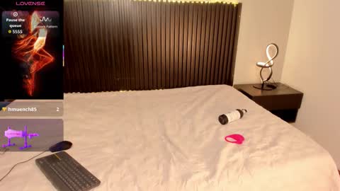 aleja__slav3 online show from November 22, 10:40 pm