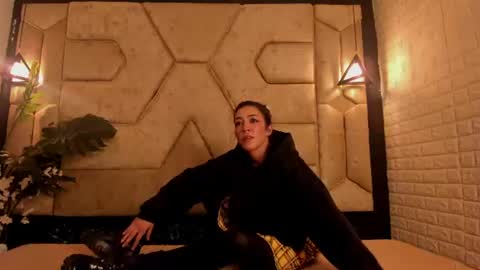 aleja__slav3 online show from July 7, 8:35 pm