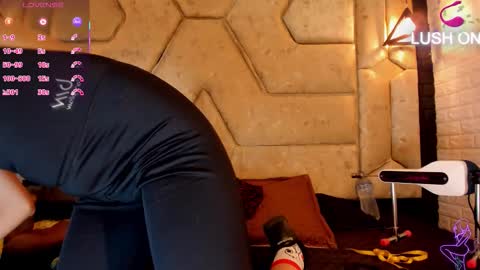 aleja__slav3 online show from March 26, 9:20 pm