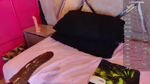 Snapshot of alejandra_martinss chatting on February 26, 8:36 pm alejandra martins online show from February 26, 8:36 pm