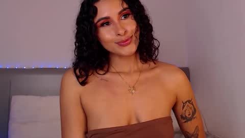 Danna Ray online show from November 8, 5:05 pm