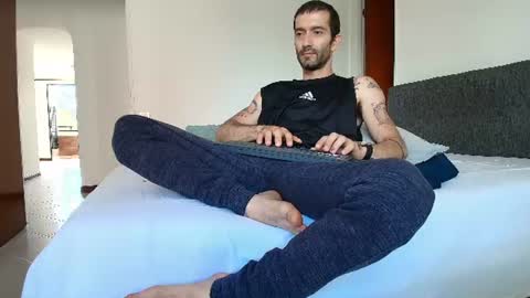 Alejandro Hernndez online show from June 27, 6:47 pm