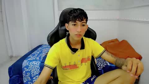 alejandro_ys online show from December 3, 3:48 am