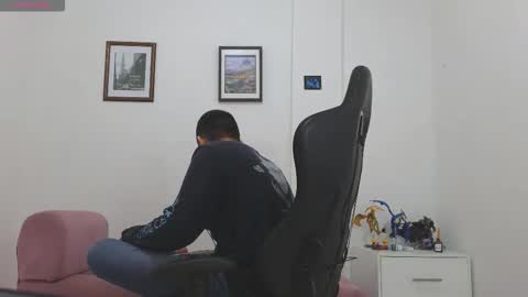 alejandroo_7 online show from December 1, 6:39 pm