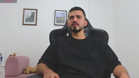 alejandroo_7 online show from September 23, 4:23 pm