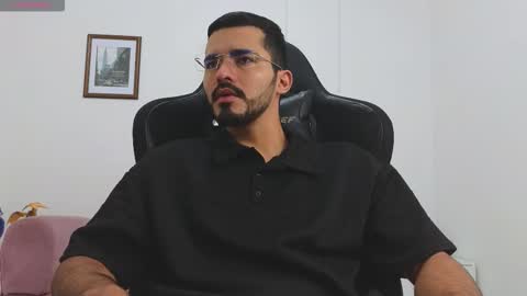 alejandroo_7 online show from October 11, 1:38 pm