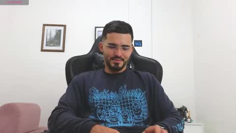 alejandroo_7 online show from November 7, 8:44 pm