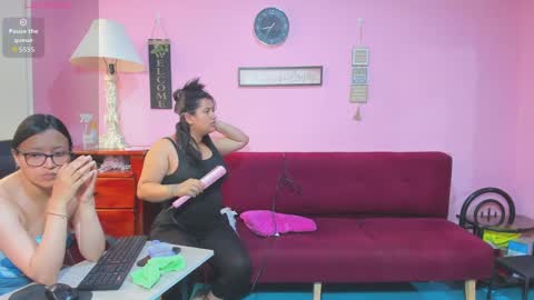 Snapshot of alejita_smithh chatting on September 16, 1:35 pm zoe and Kataleya online show from September 16, 1:35 pm