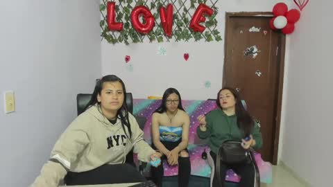 Snapshot of alejita_smithh chatting on March 7, 12:12 pm zoe and Kataleya online show from March 7, 12:12 pm