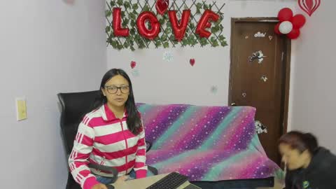 Snapshot of alejita_smithh chatting on March 5, 12:33 pm zoe and Kataleya online show from March 5, 12:33 pm