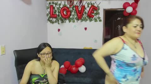 Snapshot of alejita_smithh chatting on February 19, 12:11 pm zoe and Kataleya online show from February 19, 12:11 pm