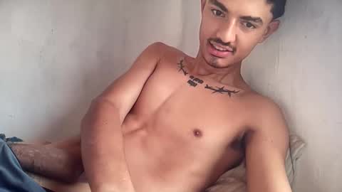 alejoochoa2222 online show from November 25, 2:16 pm