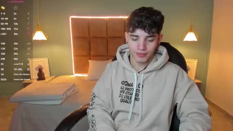 ALejoo Saenz online show from October 15, 3:21 am