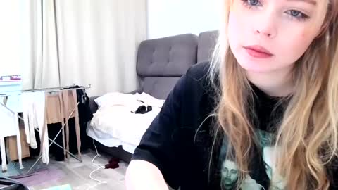 aleksa angel online show from June 16, 9:13 am