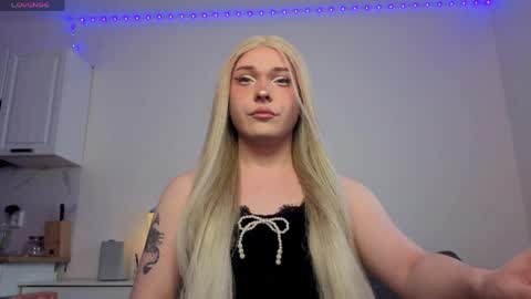 ALENA  INDEPENDENT MODEL online show from April 19, 2:29 pm