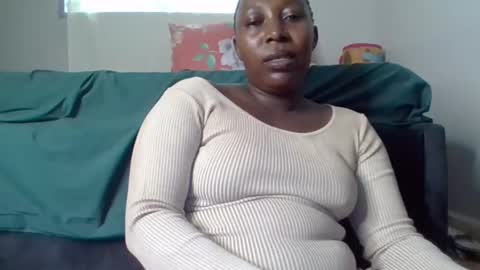 Noreen Kennth and Emilly online show from October 10, 8:09 am