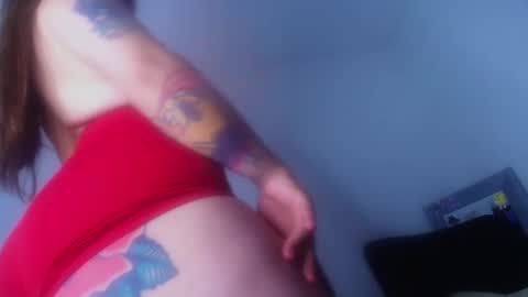 QUEEN OFF MILk  IM BACK  15 NOV online show from September 25, 11:45 pm