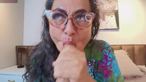 Alessandra online show from April 15, 1:25 pm