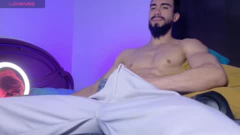 Kciqu3  Independent model online show from March 10, 1:54 am