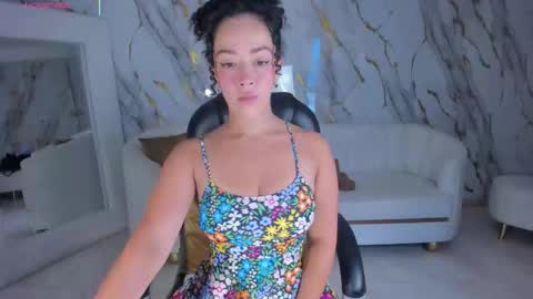 ALESSA ROMERO  online show from October 3, 9:01 pm