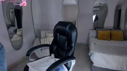 ALESSA ROMERO  online show from January 12, 7:43 pm