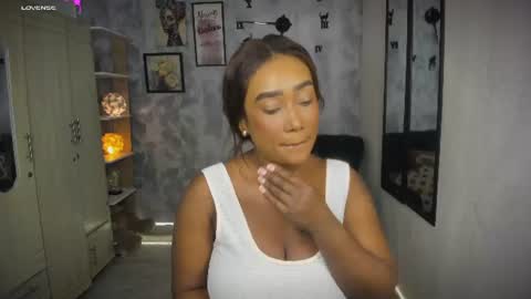Yy  online show from June 25, 11:32 pm