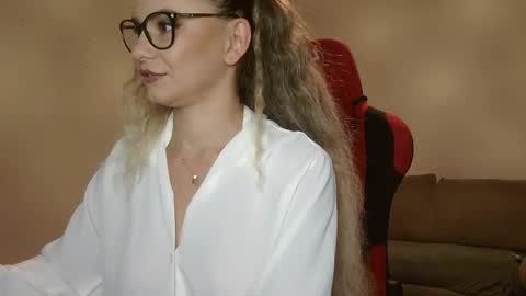 Snapshot of alessiacreed chatting on October 3, 9:01 pm AlessiaCreed online show from October 3, 9:01 pm