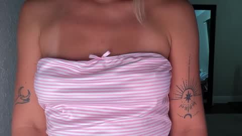 alex  online show from October 28, 10:22 pm