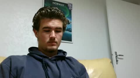 Alex83530 online show from December 31, 1:52 pm