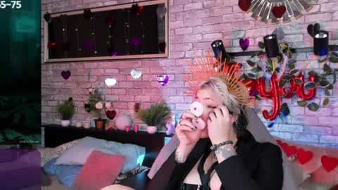 alex_howell online show from February 4, 8:59 pm