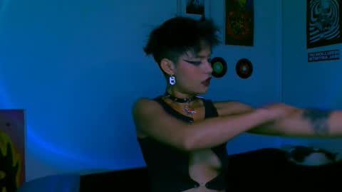 Snapshot of alex_one888 chatting on October 17, 12:47 am Alex online show from October 17, 12:47 am