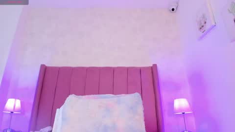 alexa__lopez online show from April 14, 8:06 am