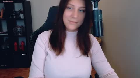 dont be afraid to click social media link its  working  just click on that  online show from September 14, 1:30 am