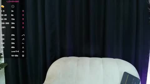 alexa_foxx27 online show from January 6, 7:51 pm